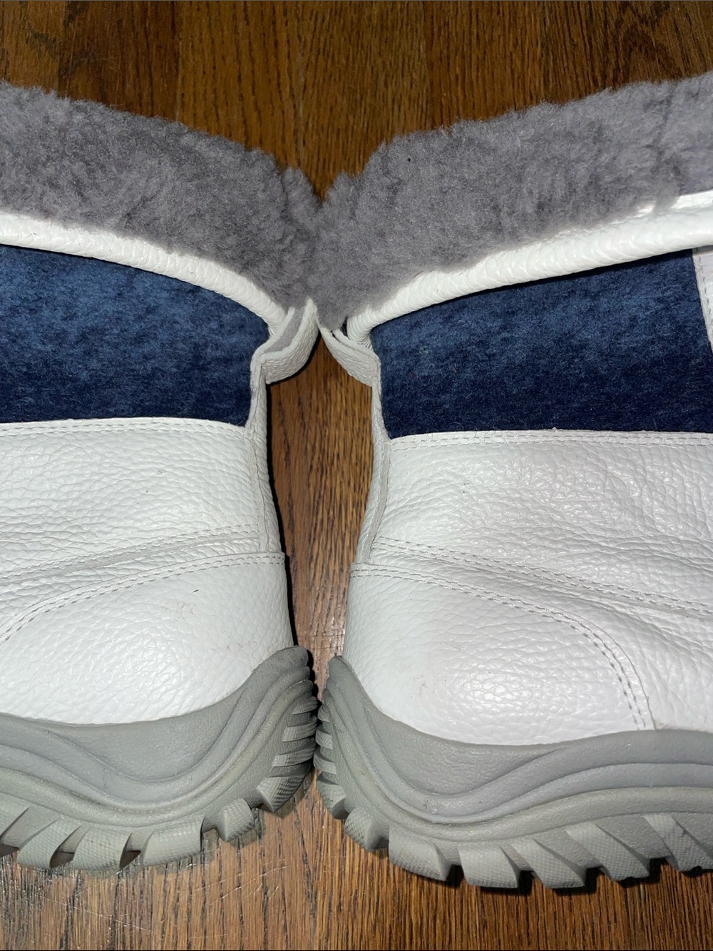 UGG Adirondack II boots - Picture 12 of 16
